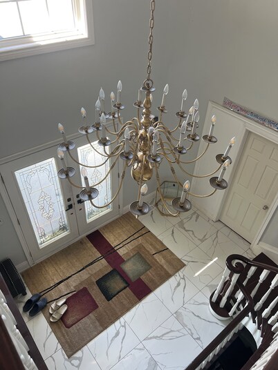 Great Room Near YYZ Brampton