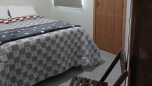 Chambre double, vue sur la ville