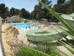 A heated pool - Camping 3 étoiles - Piscine  - eebeae (Mondragon)