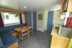 Fridge, microwave, stovetop