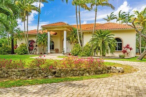 Exterior - Danselis Farm House (Miami)