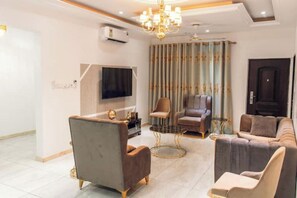 Living area - Stylish 2-bed Apartment Spintex (Odum Road)