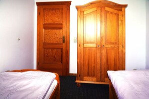 2 dormitorios, cuna de viaje, wifi gratis y ropa de cama