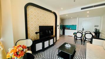 Standard Apartment, 2 Bedrooms, Ocean View | Ruang tamu | TV skrin rata