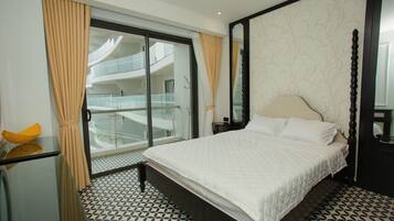 Standard Apartment, 2 Bedrooms, Ocean View | 2 bedrooms, WiFi (free)