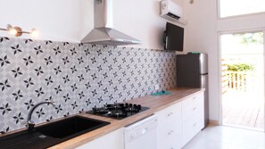 Fridge, microwave, dishwasher - Appartement 4 étoiles - Parc aquatique - ccaa0ah (Bormes-les-Mimosas)