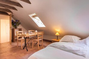 1 bedroom, WiFi - ZEcamping 5* familial parc aquatique chiens acceptés fitness tente TV (Quimper)