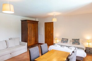 Interior - ZEcamping 5* parc aquatique animations fitness tente TV 34m2 4 pers (Quimper)