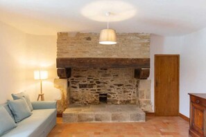 Télévision, table de tennis de table