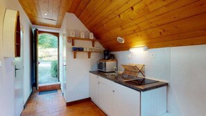 Fridge, microwave, stovetop, toaster