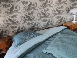 1 bedroom, travel cot, free WiFi, bed sheets