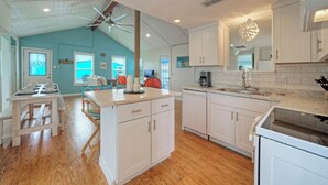 Unclassified image, 5 of 89, button - Port A Cottage by Avantstay Private Patio + Deck Designed for Groups (Port Aransas)