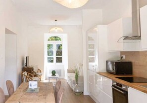 Fridge, microwave, stovetop