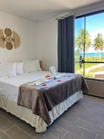 Quarto básico | Frigobar, escrivaninha, Wi-Fi de cortesia, roupa de cama