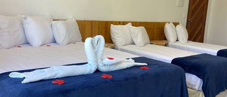 Chambre Familiale | Minibar, bureau, Wi-Fi gratuit, draps fournis