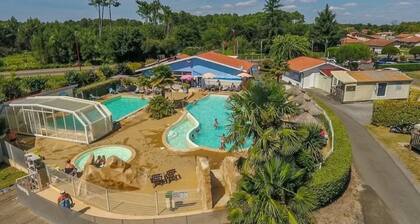 ZEcamping 4 étoiles piscine couverte club enfant locatif TV clim 26m2