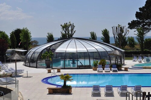 ZEcamping 4 étoiles 500m plage piscine couverte mobil-home TV BBQ 18m2