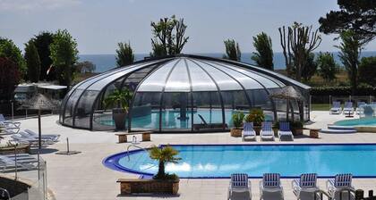 ZEcamping 4 étoiles 500m plage piscine couverte mobil-home TV BBQ 18m2