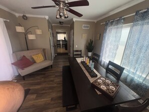 Interior - Berkley Resort (Berkley)