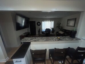 Interior - Berkley Resort (Berkley)