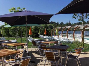 Outdoor dining - Camping 3 étoiles - Piscine - ccaadfd (Chamberet)