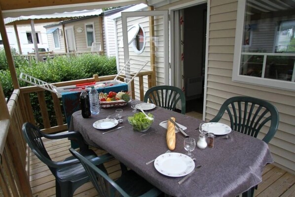 Outdoor dining - Camping 4 étoiles - Piscine  - ccaaeai (La Baule)