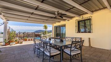 Vila | Tempat makan outdoor