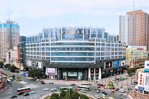 Exterior - Asia Europe Hotel (Lan Da Er Yuan Branch, Xiguan Metro Station) (Lanzhou)