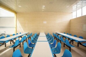 Restaurant - Yutong Holiday Hotel (Shangri-La)