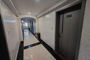 Interior - Yutong Holiday Hotel (Shangri-La)