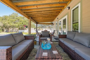 Terrace/patio - A relaxing place that feels like your home away from home. (Rockport)