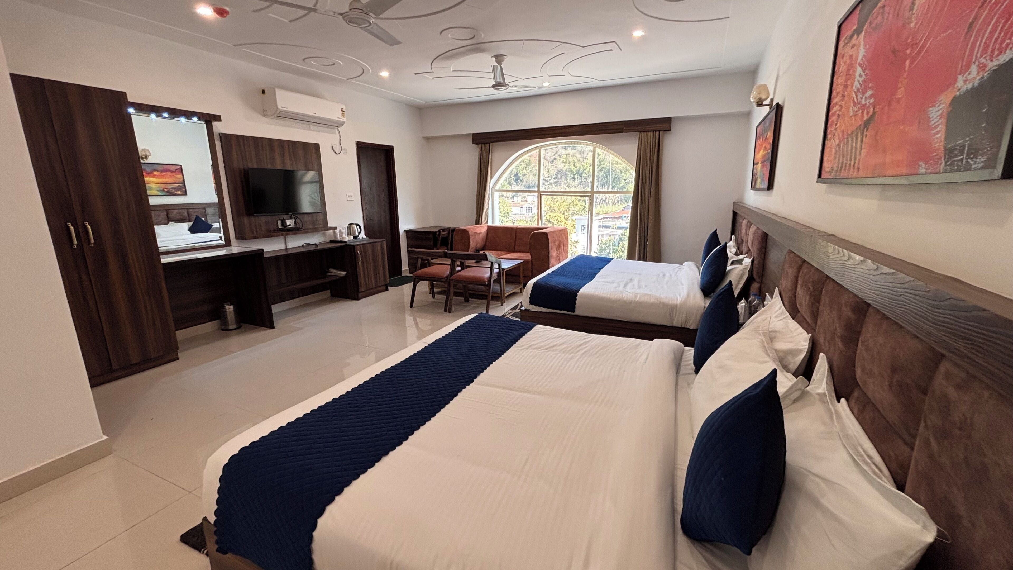 Family Room | Free WiFi