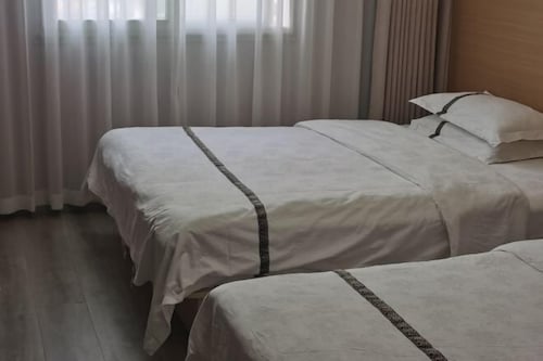 Yangguang binguan Apartment