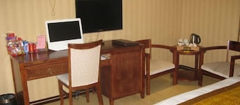 Caizi Jiaren Hotel