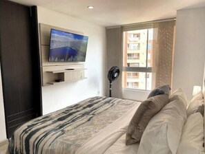 2 bedrooms, desk, iron/ironing board, travel crib - Elegance and Comfort in El Poblado (Medellín)