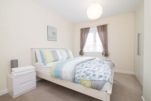 2 bedrooms, iron/ironing board, travel cot, free WiFi