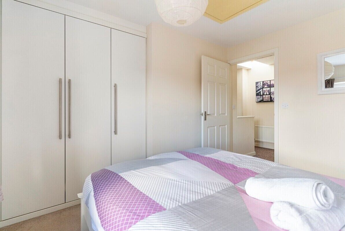 2 bedrooms, iron/ironing board, travel cot, free WiFi