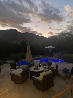 Bañera de hidromasaje al aire libre