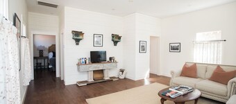 Charming 1-bedroom cottage in delightful Taylor. 