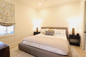 3 bedrooms, desk, iron/ironing board, WiFi