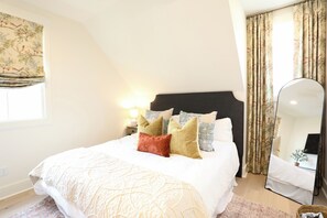 3 bedrooms, desk, iron/ironing board, WiFi