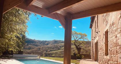Grande maison, en pleine campagne, avec piscine et jacuzzi