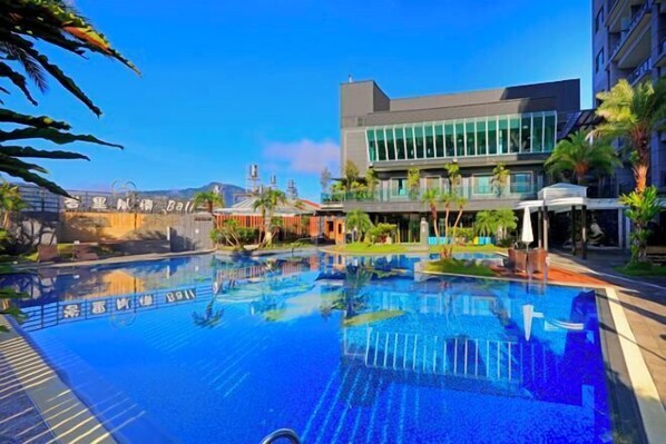 Outdoor pool - Cheng Wan Grand Hotel (Nantou)