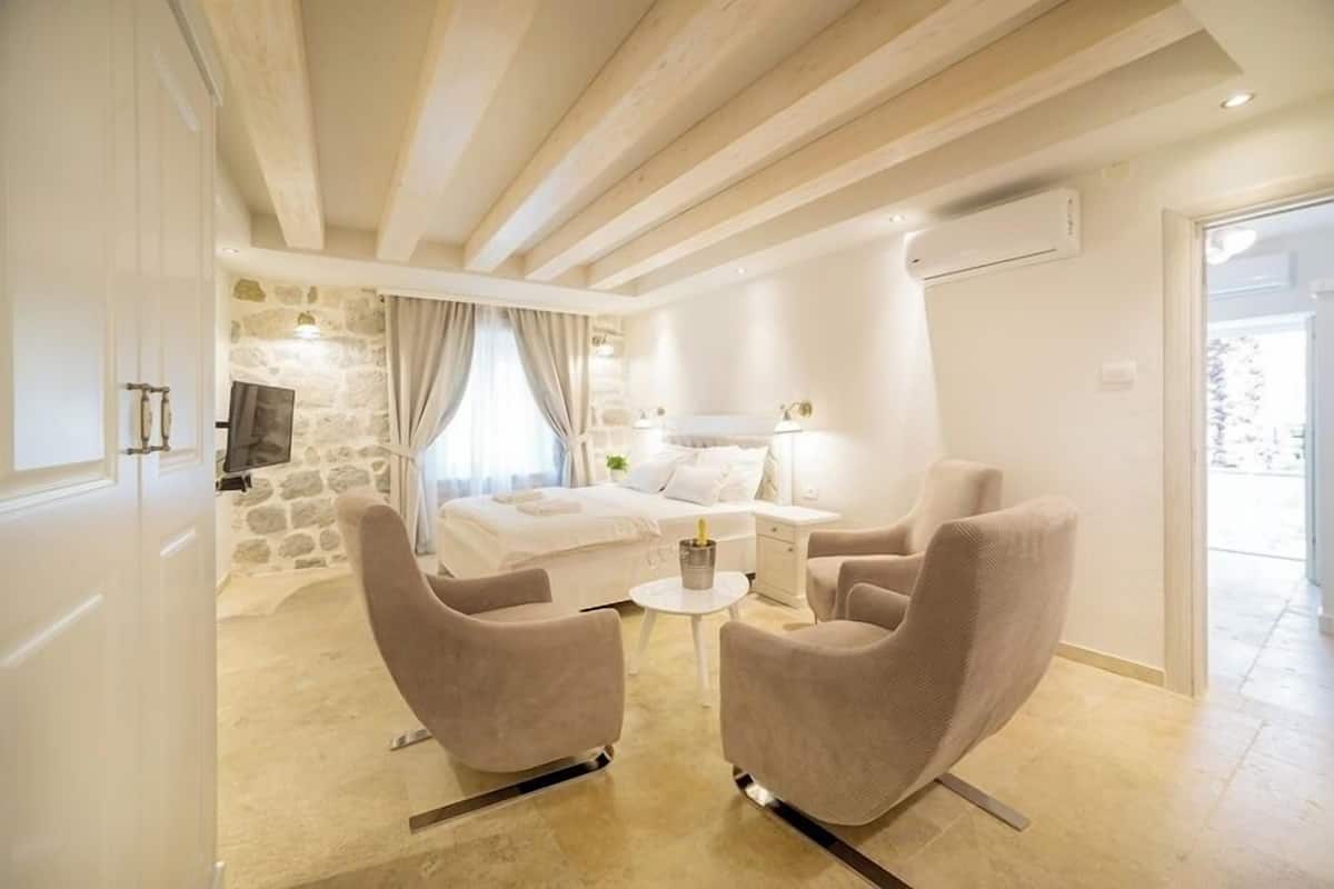 Superior apartment | Een kluis op de kamer, een strijkplank/strijkijzer, gratis wifi