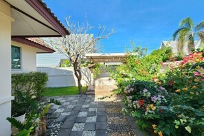 Exterior - HOMEis garden villa Sattahip (Sattahip)