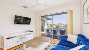 TV - Spectacular two story vacation home with 5 bedrooms and 4.5 bathrooms. (Marco island)