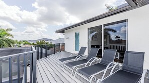 Terrace/patio - Spectacular two story vacation home with 5 bedrooms and 4.5 bathrooms. (Marco island)