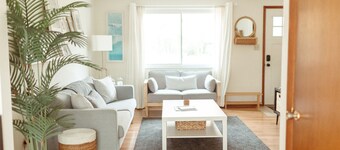 Coastal, Bright, Welcoming Townhome in Westerville