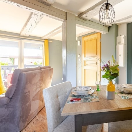 Dining. Le Clos du Rempart