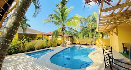 Villa en Palma Real con Piscina Privada